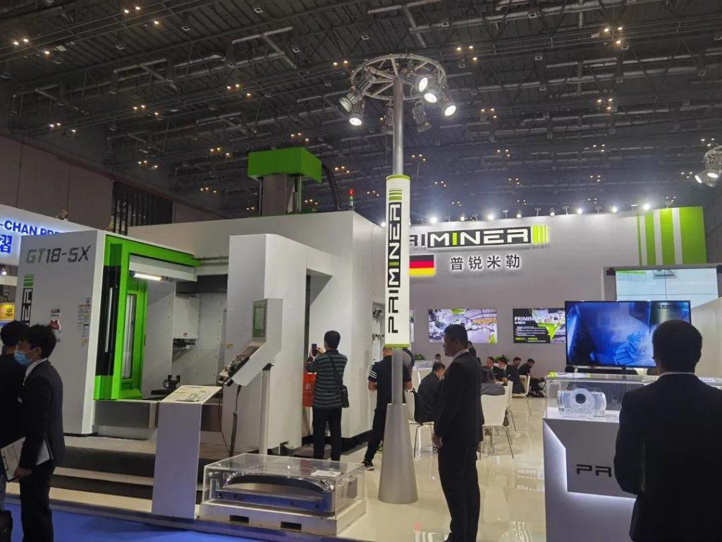 CMEÖ±»÷ÏÖ³¡ | 2021CMEÉϺ£¹ú¼Ê»ú´²Õ¹Ê×ÈÕÊ¢¿ö£¬ÏÖ³¡±¨µÀ-»ª»úÕ¹