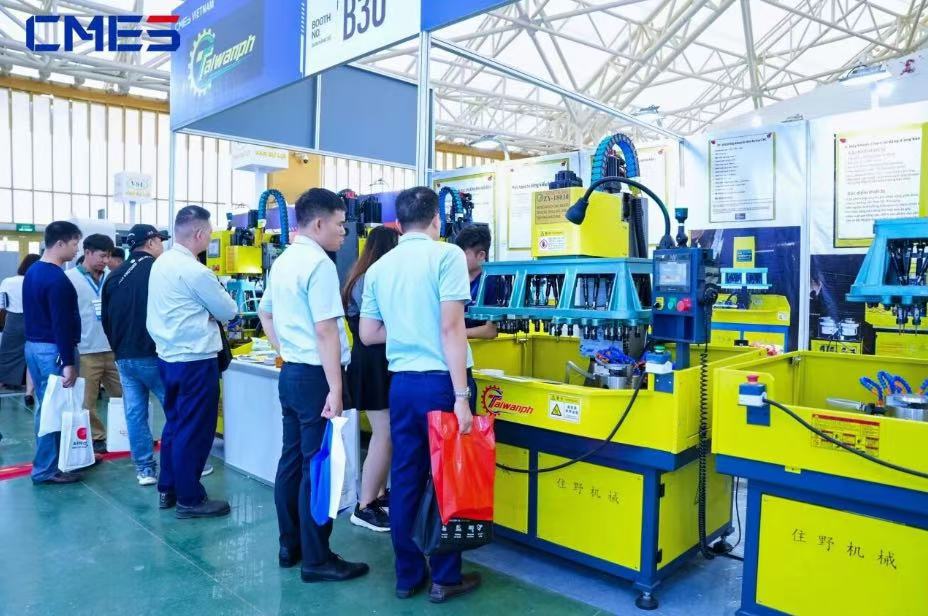 �𺳶����ǣ�Խ�Ϲ��ʻ���չʢ��Ļ������ģ����ȫ�������豸չ�֣�ʵ���캽��-����չ