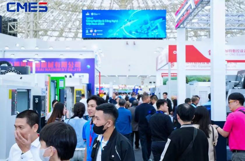 �𺳶����ǣ�Խ�Ϲ��ʻ���չʢ��Ļ������ģ����ȫ�������豸չ�֣�ʵ���캽��-����չ