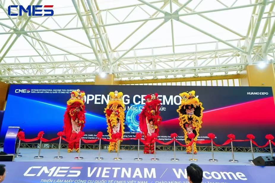 �𺳶����ǣ�Խ�Ϲ��ʻ���չʢ��Ļ������ģ����ȫ�������豸չ�֣�ʵ���캽��-����չ